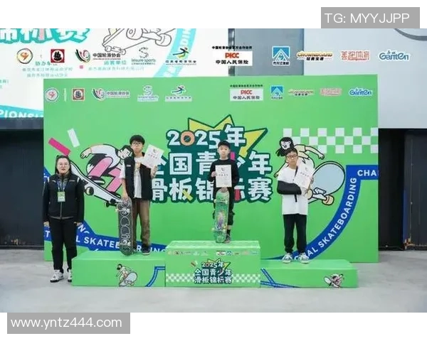 南京滑板队的节奏与热潮探秘滑板文化的崛起与发展 南京滑板队的节奏与热潮探秘滑板文化的崛起与发展