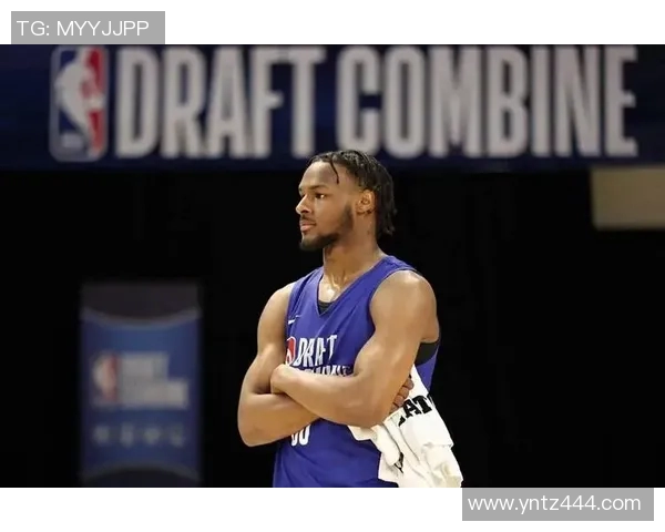 詹姆斯父子同台的梦想即将成真布朗尼正式宣布参加NBA选秀