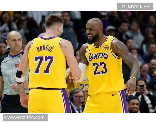 2014年快船与湖人对决回顾：洛杉矶篮球的巅峰对抗与激情时刻