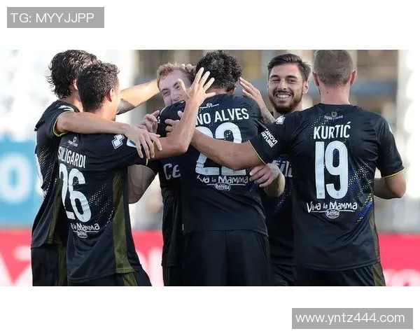 布雷西与萨索洛激战正酣谁能在这场对决中笑到最后