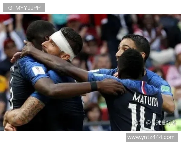 曼联与巴黎首回合交锋比分揭晓精彩瞬间回顾与分析