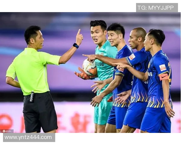 辽宁足球迎战苏宁全力争胜展现球队风采与实力对决 辽宁足球迎战苏宁全力争胜展现球队风采与实力对决