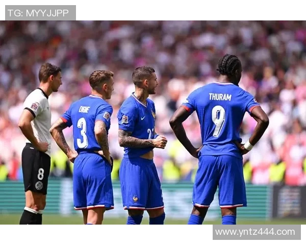 佛罗伦萨与罗马精彩对决回放全场精彩瞬间回顾与分析 佛罗伦萨与罗马精彩对决回放全场精彩瞬间回顾与分析