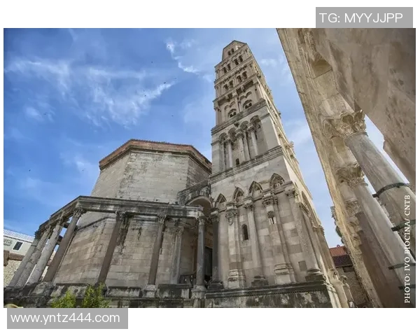 探索埃斯特旺的魅力与文化深度，揭示这座城市的独特风情与历史底蕴