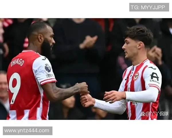 曼城与央视网的精彩对决引发球迷热议与媒体关注 曼城与央视网的精彩对决引发球迷热议与媒体关注