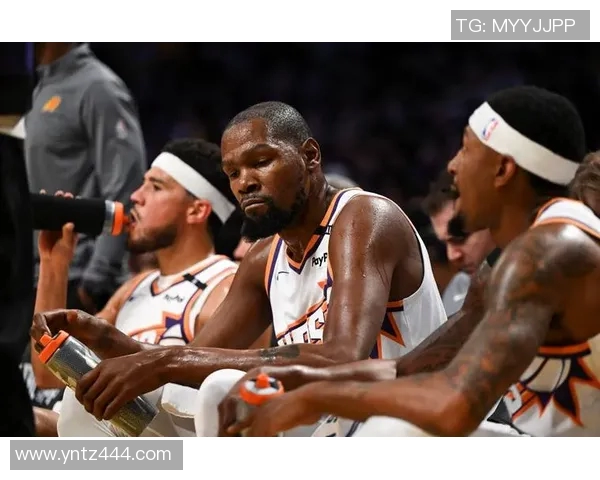 热火与勇士巅峰对决精彩回顾NBA赛场激情四溢解说分析 热火与勇士巅峰对决精彩回顾NBA赛场激情四溢解说分析