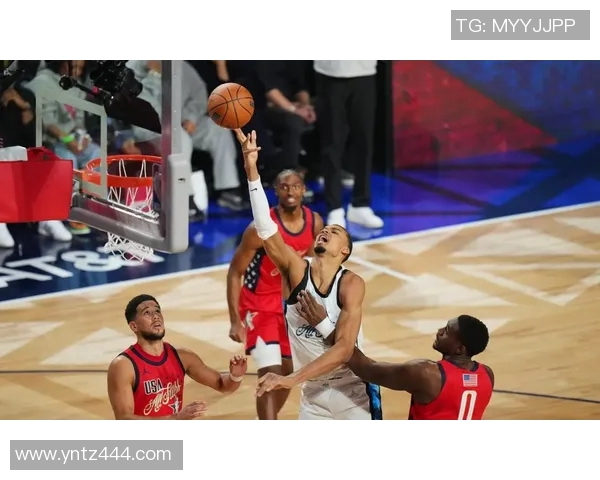 湖人队与活塞队激战正酣球迷期待精彩对决与绝佳表现